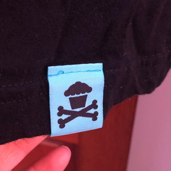 Johnny Cupcakes shirt - Picture 3 of 5